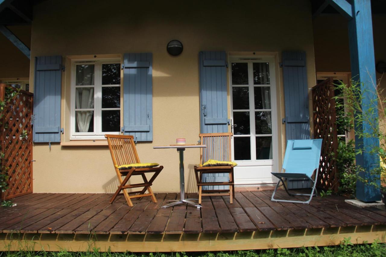 Au Petit Bernerot - Les Gites De L'Arbre Voyageur Eauze Exterior photo